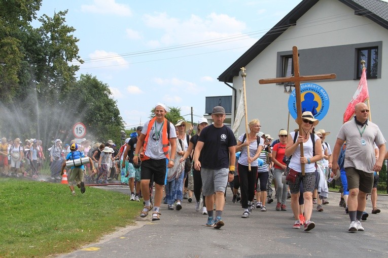 Pielgrzymka. Obiad w Bełdowie