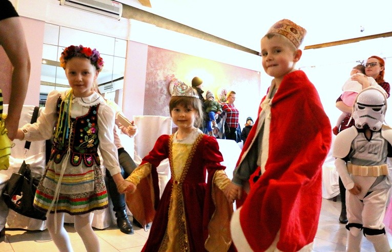 Bal karnawałowy