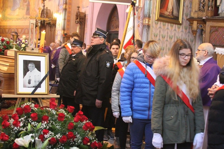 Pogrzeb ks. Adama Łacha - część I