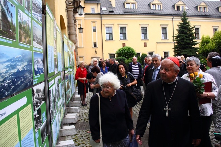 Kard. Dziwisz w obiektywie "Gościa Niedzielnego"