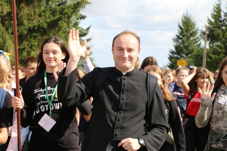 Rostkowo. Pielgrzymka dzieci (część II)