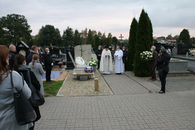 Płońsk. Pochówek dzieci nienarodzonych