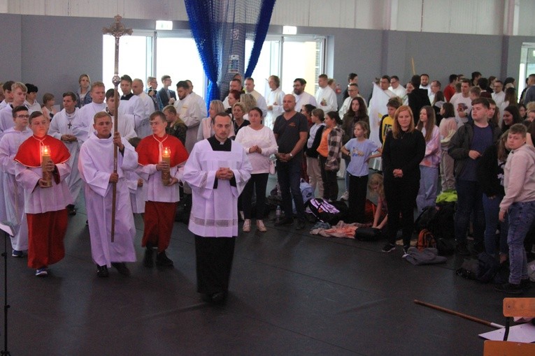 Pielgrzymka młodzieży z Rostkowa do Przasnysza - cz. 2