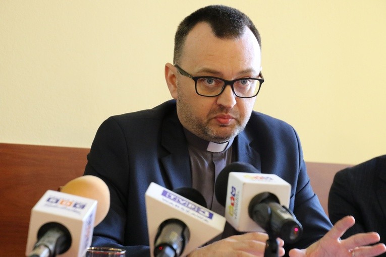 Konferencja prasowa w sanktuarium Bożego Miłosierdzia w Płocku