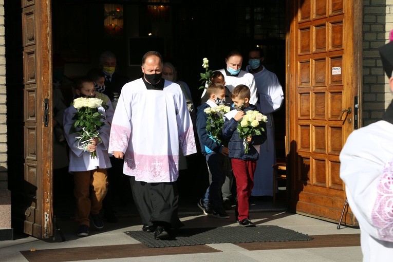 Mława. Poświęcenie pomnika Dzieci Nienarodzonych