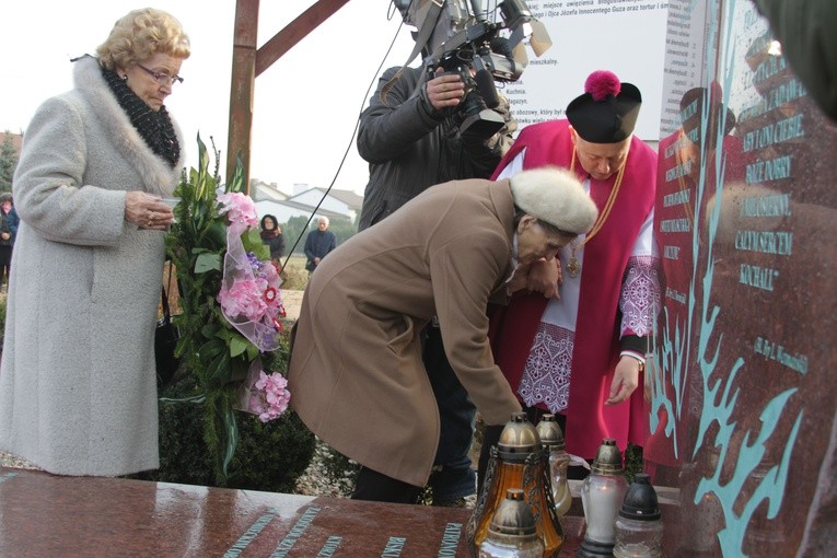 Symboliczny grób biskupów męczenników w Działdowie