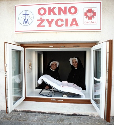 17 lat temu powstało w Polsce pierwsze Okno Życia. "Każde życie warto ratować"