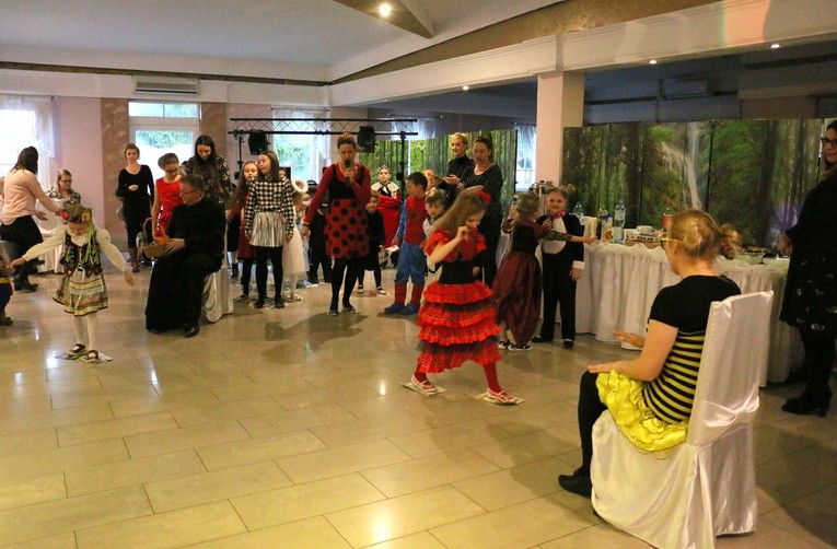 Bal karnawałowy