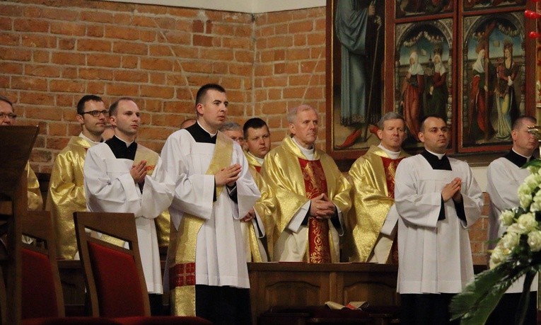 Święcenia diakonatu