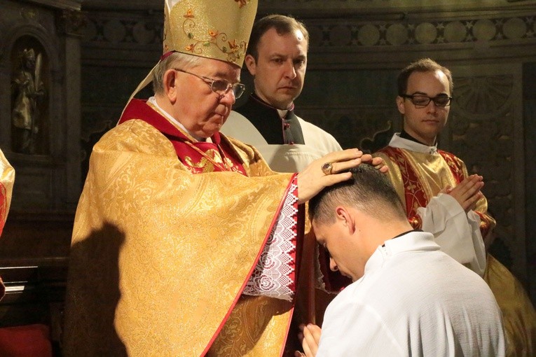Święcenia diakonatu