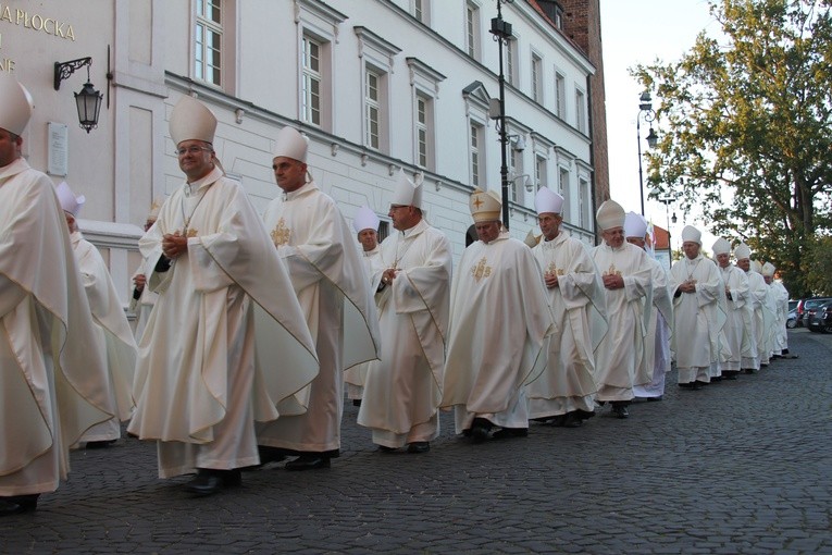 Episkopat w Płocku. Msza w katedrze