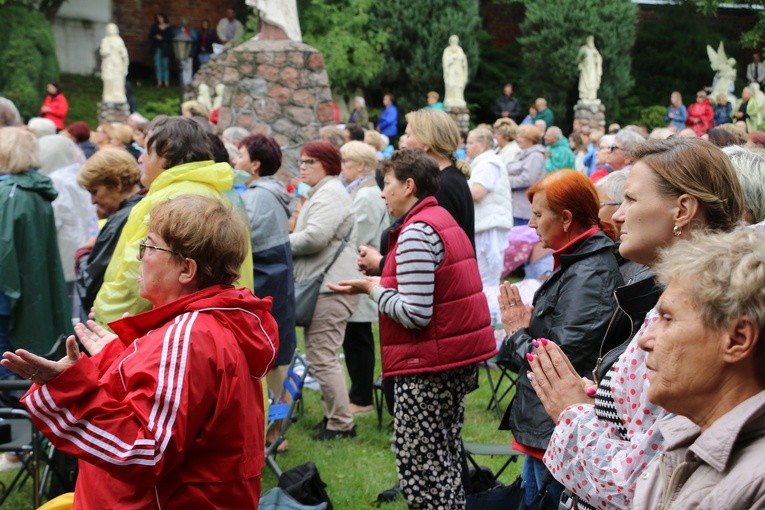 Spotkanie rodziny karmelitańskiej w Oborach