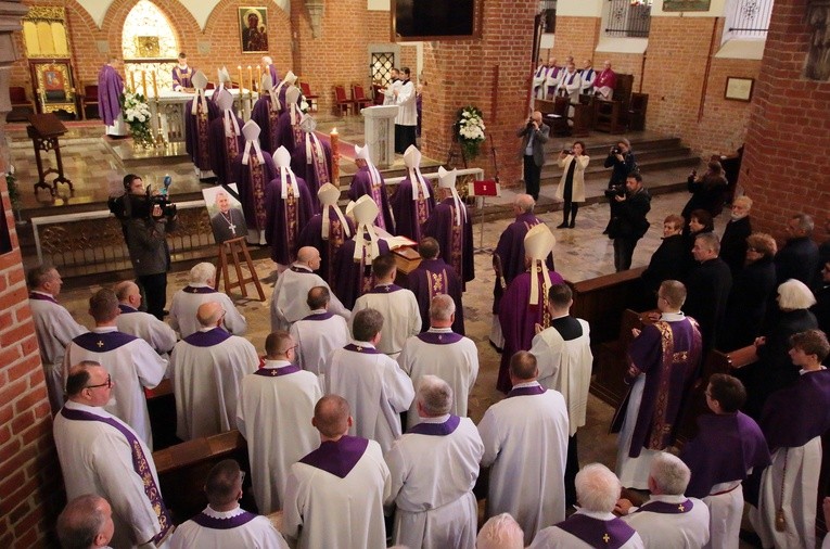Uroczystości pogrzebowe bp. Jana Styrny