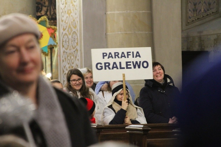 Mali kolędnicy w Płocku