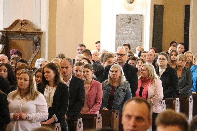 Bierzmowanie w makowskiej farze