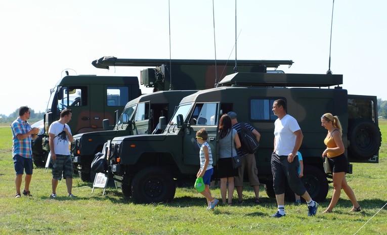 Rodzinny piknik lotniczy