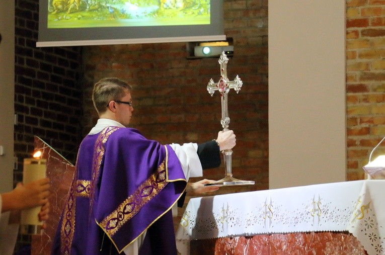 Relikwie Krzyża Świętego w kościele Miłosierdzia Bożego 