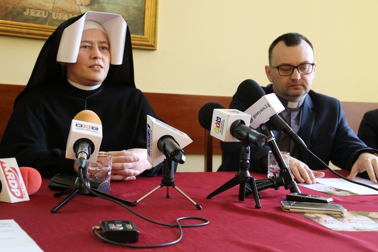 Konferencja prasowa w sanktuarium Bożego Miłosierdzia w Płocku
