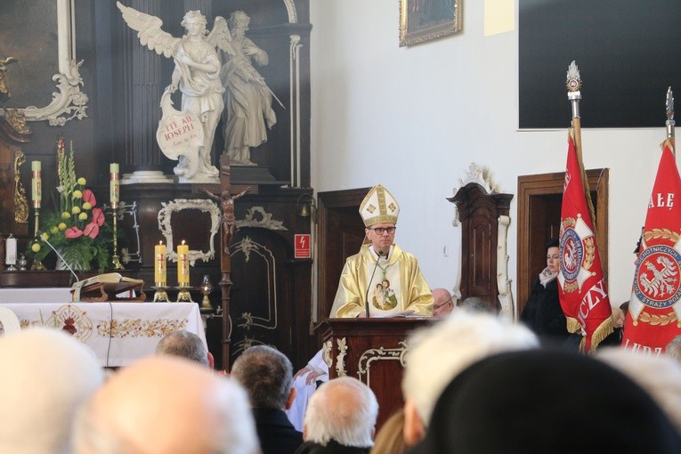 Pułtusk. Jubileusz parafii św. Józefa i wprowadzenie relikwii św. Jana Pawła II