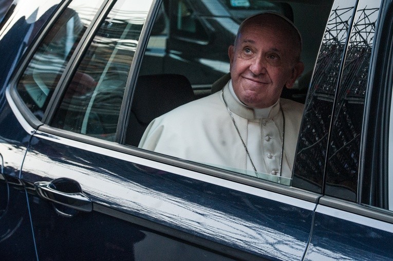 Niesamowita kwota za samochody, którymi jeździł papież podczas ŚDM