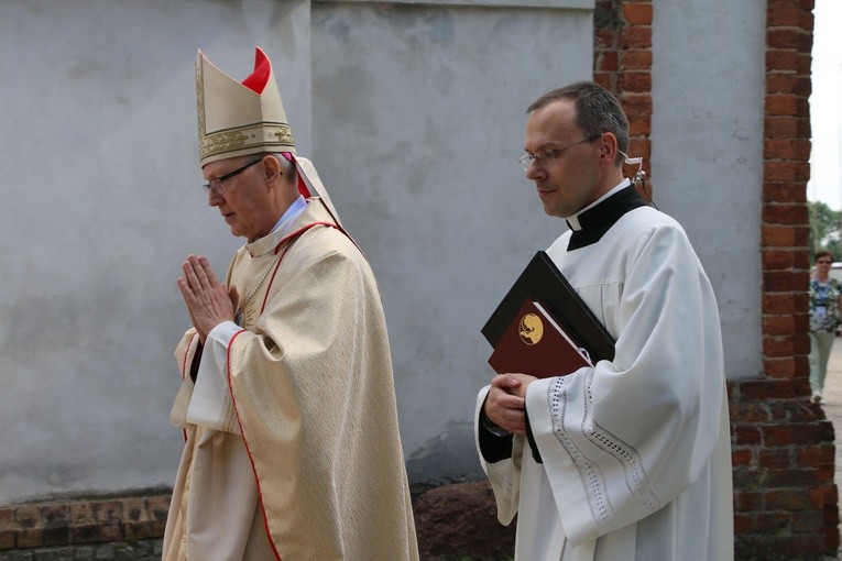 Papieską decyzję i przywileje świątyni jubileuszowej dla czerwińskiej bazyliki ogłosił bp Piotr Libera.