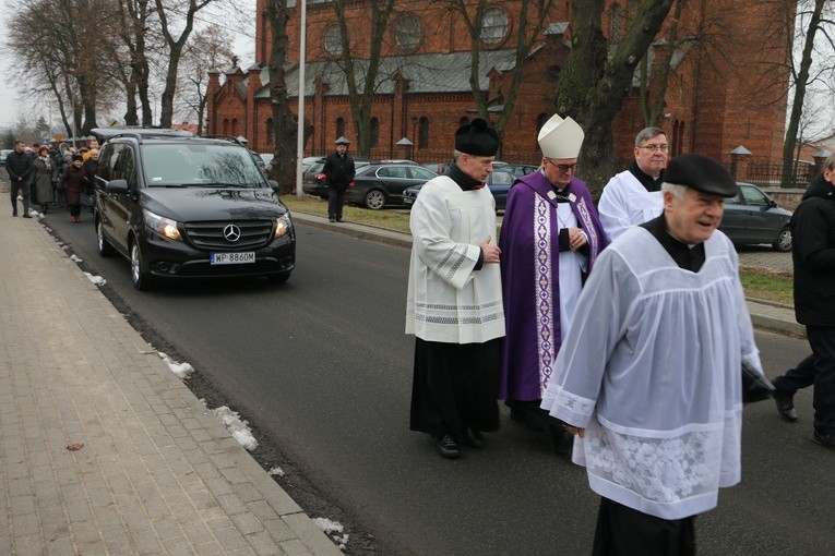Płock - Radziwie. Pogrzeb ks. kan. Zygmunta Karpa