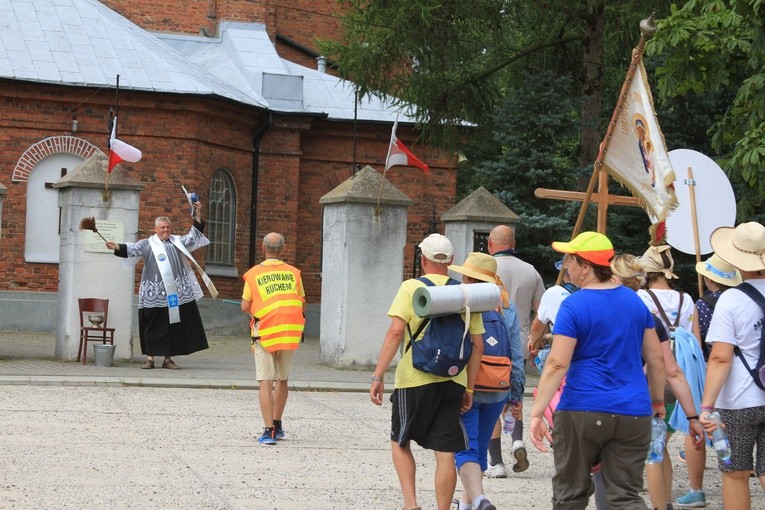Pielgrzymka. Obiad w Bełdowie