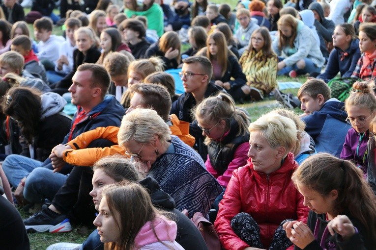 Rostkowo. Pielgrzymka młodzieży