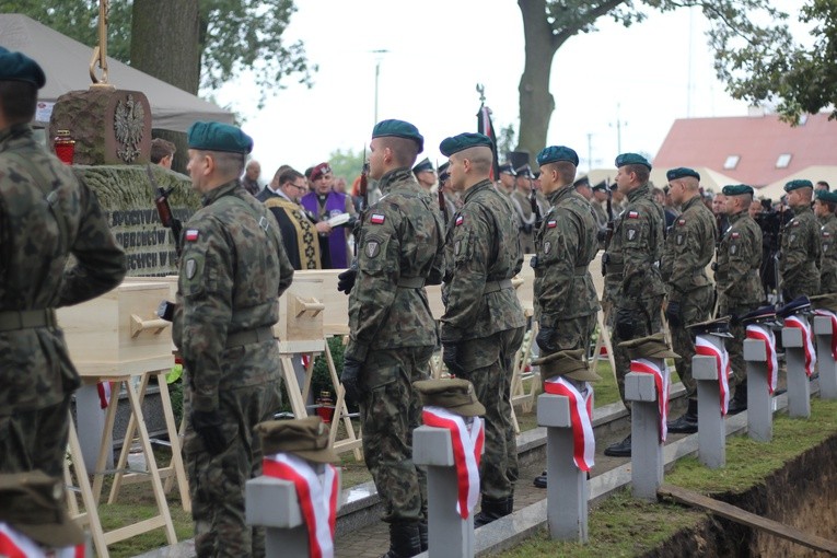 Pochówek w Dobrzykowie