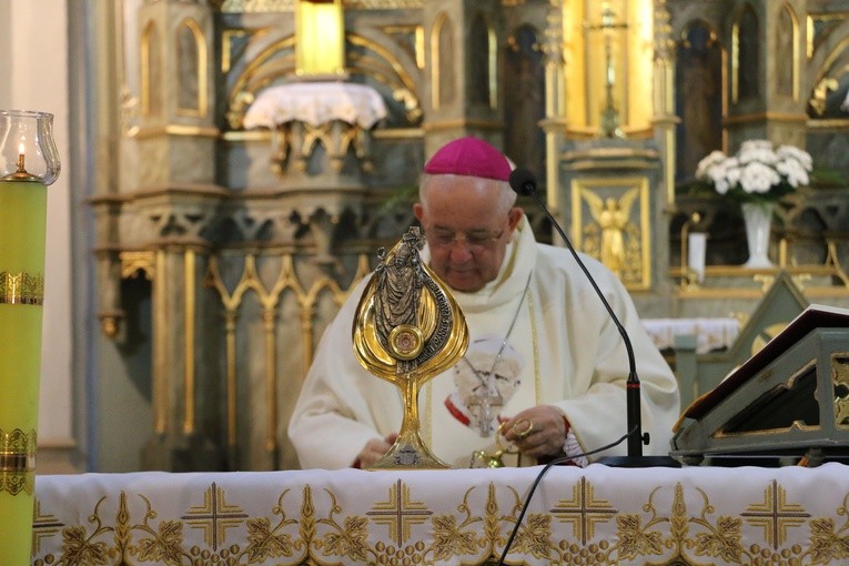 Raciąż. Wprowadzenie relikwii Jana Pawła II 