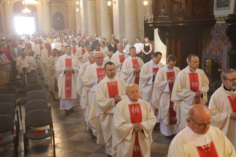 Płock. Święcenia kapłańskie - cz. 1