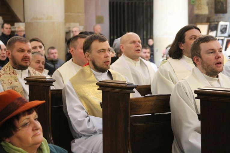 Msza krzyżma cz. 1