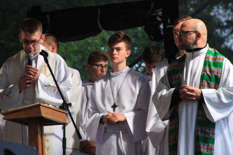 Pielgrzymka młodzieży. Część 2