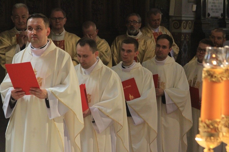Płock. Święcenia kapłańskie - część 2.