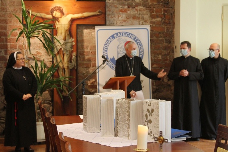 Płock. Laureaci Diecezjalnego Konkursu Biblijnego