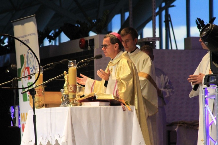 Pielgrzymka młodzieży z Rostkowa do Przasnysza - cz. 2