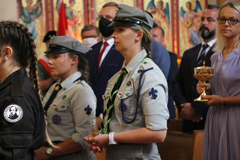 Wyszogród. Poświęcenie odnowionego nagrobka ułana Jana Mąkowskiego