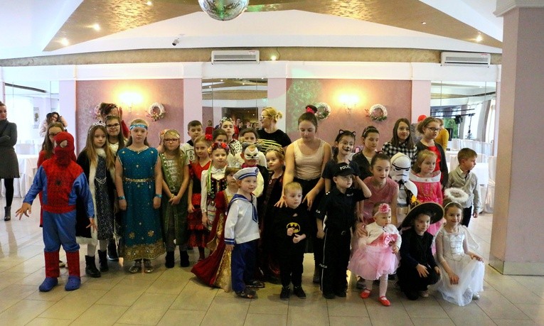 Bal karnawałowy