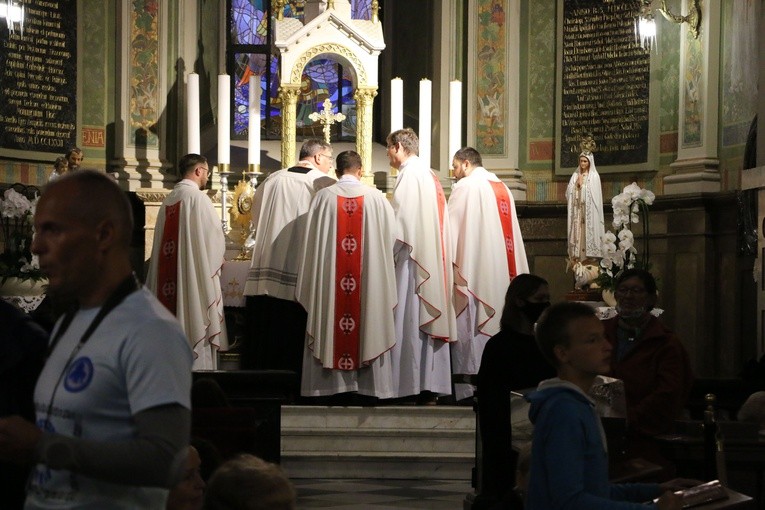 Pielgrzymka na Jasną Górę. Msza św. w katedrze cz. 2