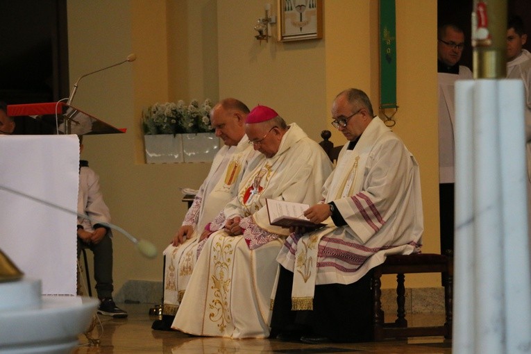 Ciechanów. Uroczystości w parafii MB Fatimskiej