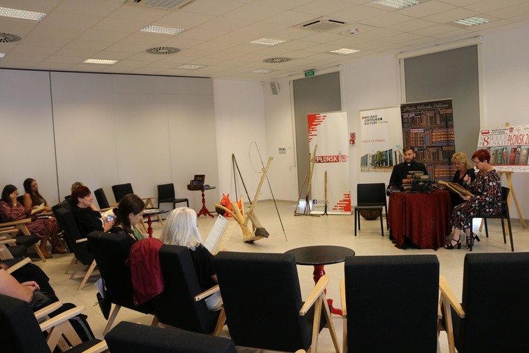 Płońsk. Narodowe Czytanie w MCK