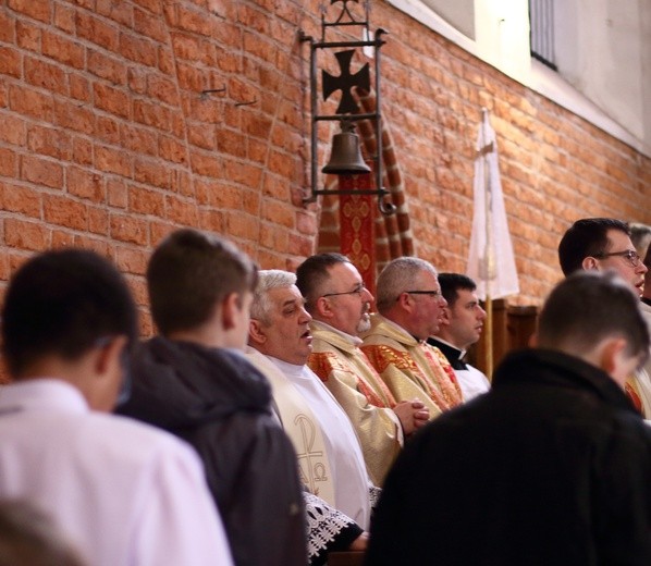 Powrócić do daru święceń