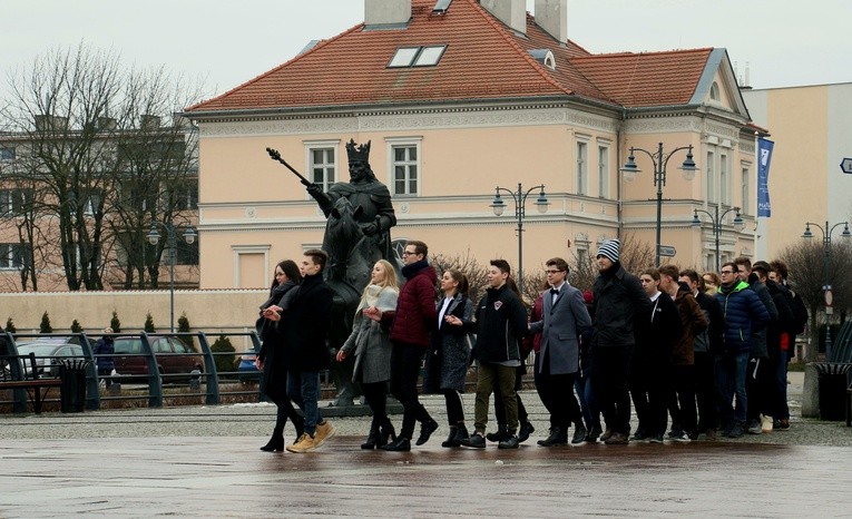 Polonez na placu Jagiellończyka