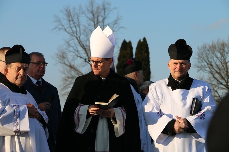Pomiechowo. Pogrzeb ks. kan. Franciszka Kacprzyckiego