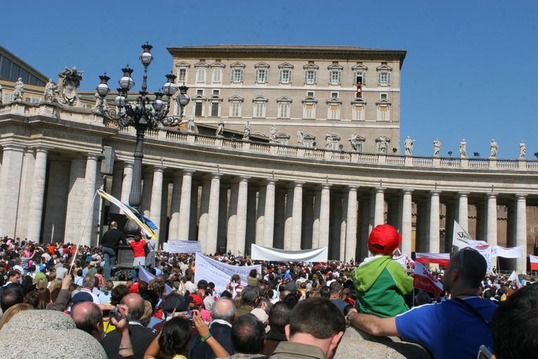 Papież zamieszka Pałacu Apostolskim razem ze wspólnotą?
