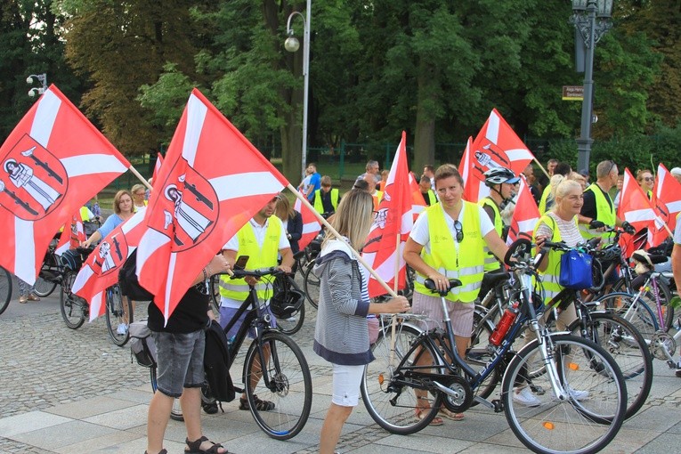 Pielgrzymka na Jasną Górę. Wejście na szczyt