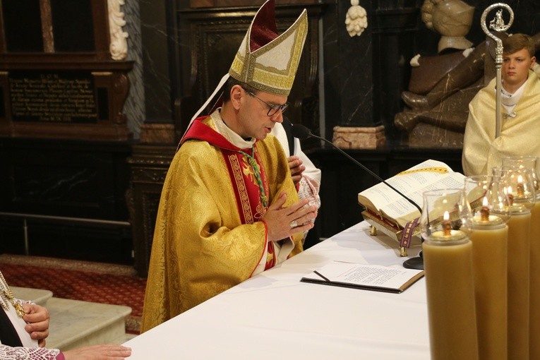 Krasne. Poświęcenie odnowionego ołtarza