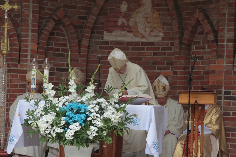 Abp Stanisław Gądecki w Rostkowie