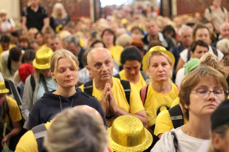 Pielgrzymka. W kaplicy Matki Bożej