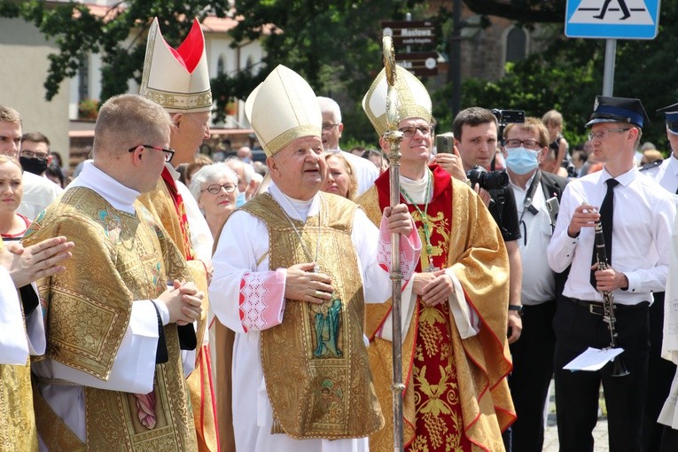 Płock. Poświęcenie mozaiki w oknie papieskim